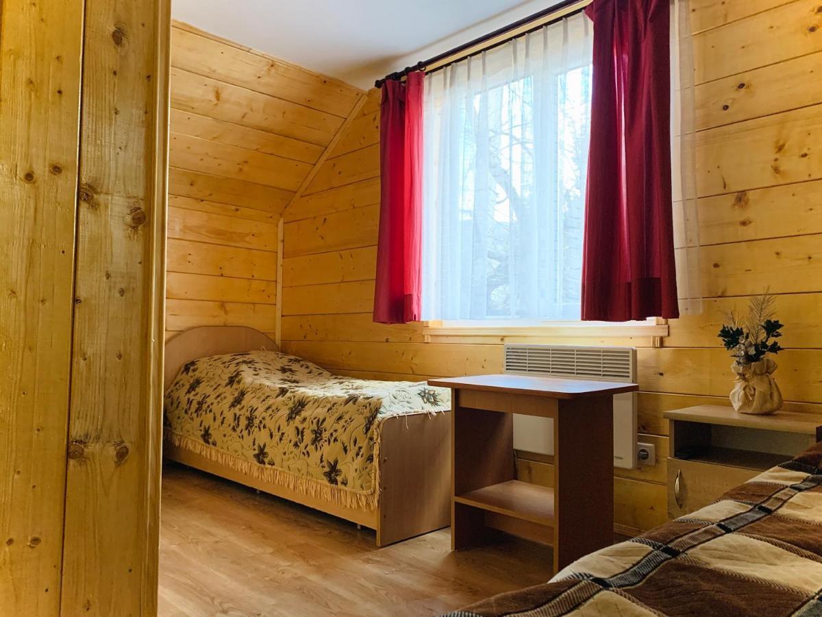 За Горбами Apartment Yaremche Exterior photo